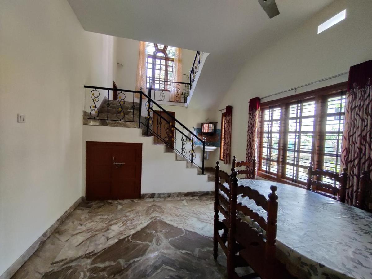 Spacious 3-Bedroom Private Villa In Mangalore - Ideal Getaway For Family And Friends 외부 사진