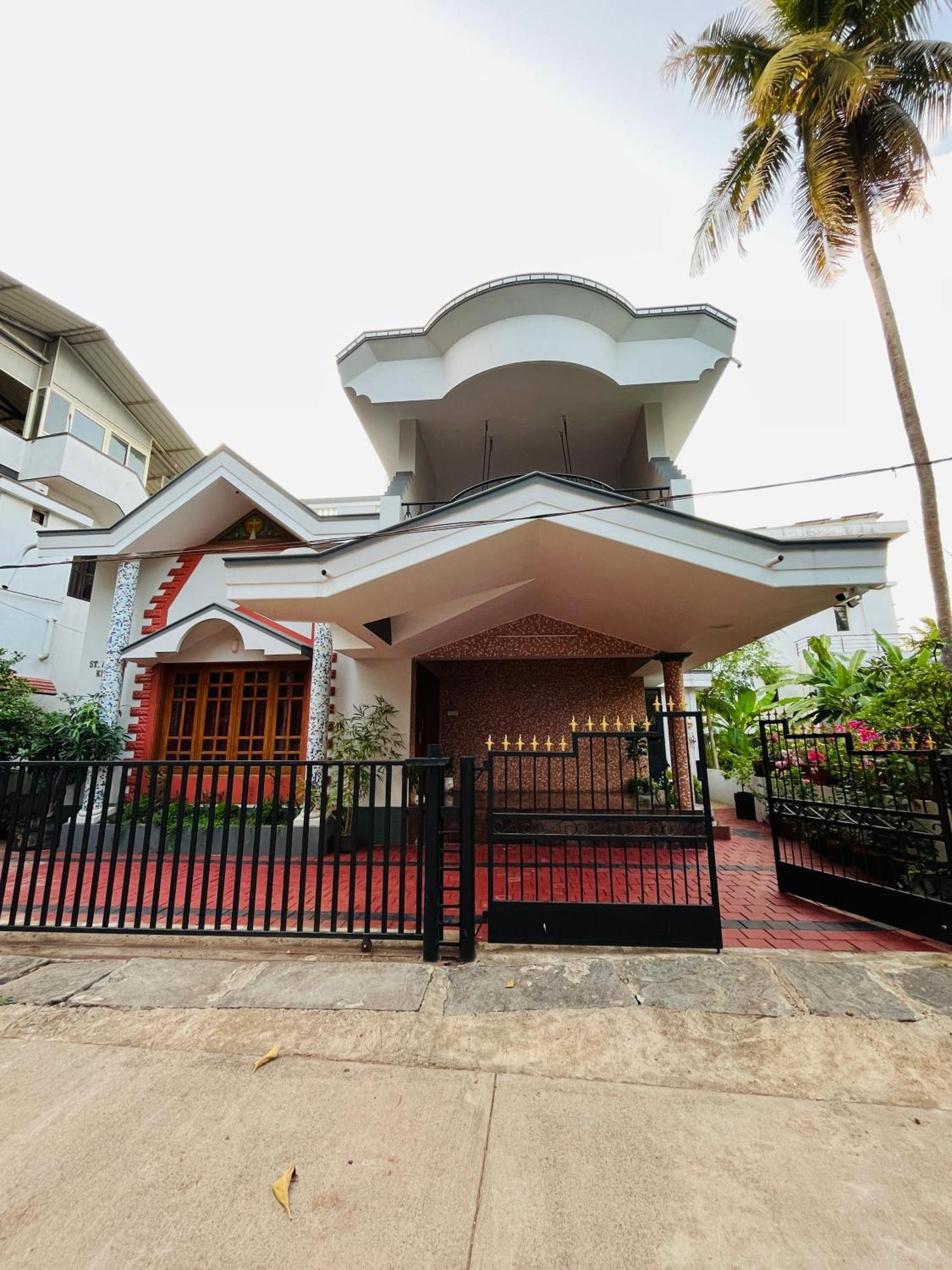 Spacious 3-Bedroom Private Villa In Mangalore - Ideal Getaway For Family And Friends 외부 사진